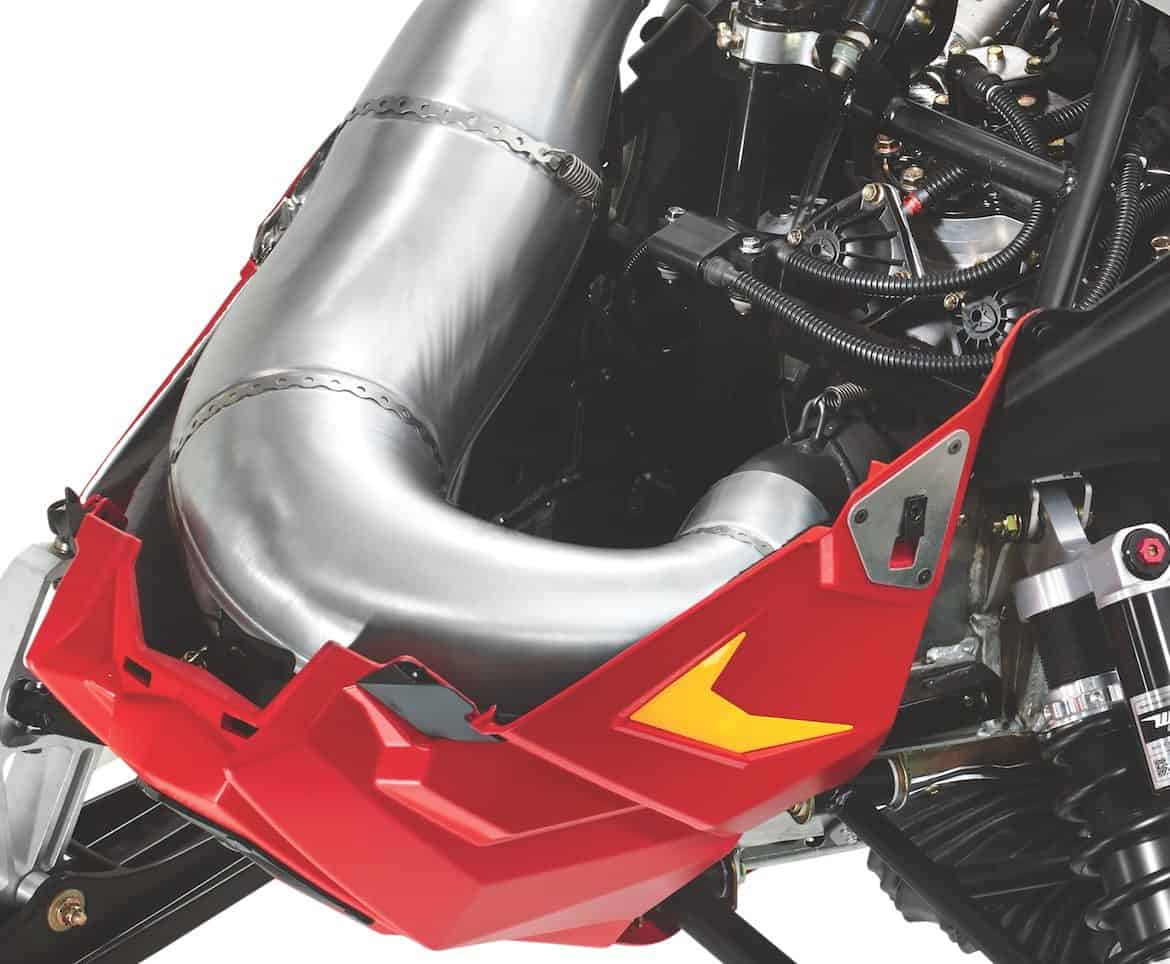 600-r-race-red-interior